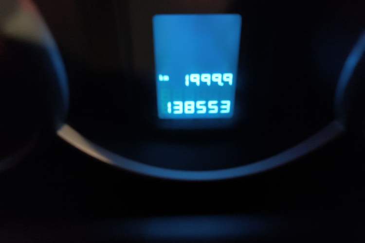 Used Chevrolet Cruze 2012 1.6L SE MT Odometer Close Up