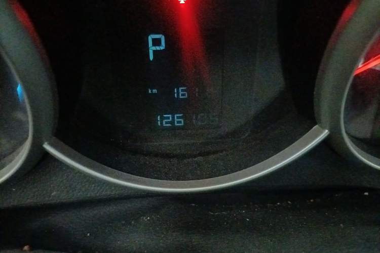 Used Chevrolet Cruze 2012 1.6L SL Grand Edition Automatic Odometer Close Up