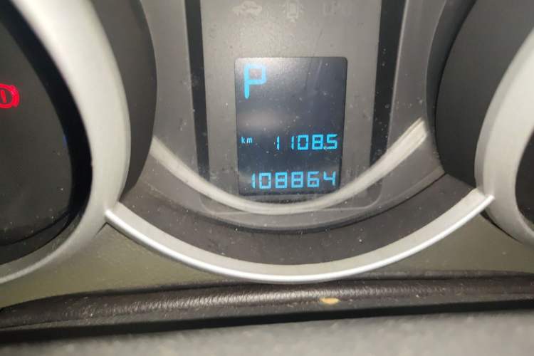 Used Chevrolet Cruze 2012 1.6L SE Automatic Odometer Close Up