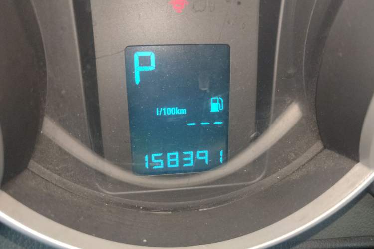 Used Chevrolet Cruze 2012 1.8L SE AT Odometer Close Up