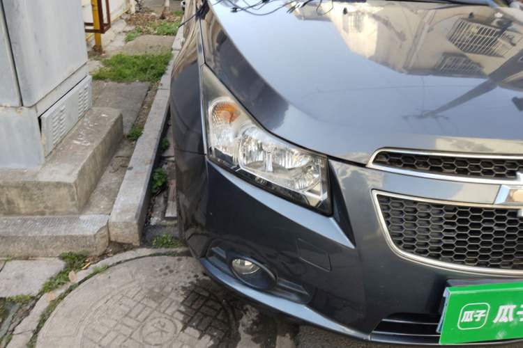 Used Chevrolet Cruze 2012 1.8L SE AT Right Front Headlight