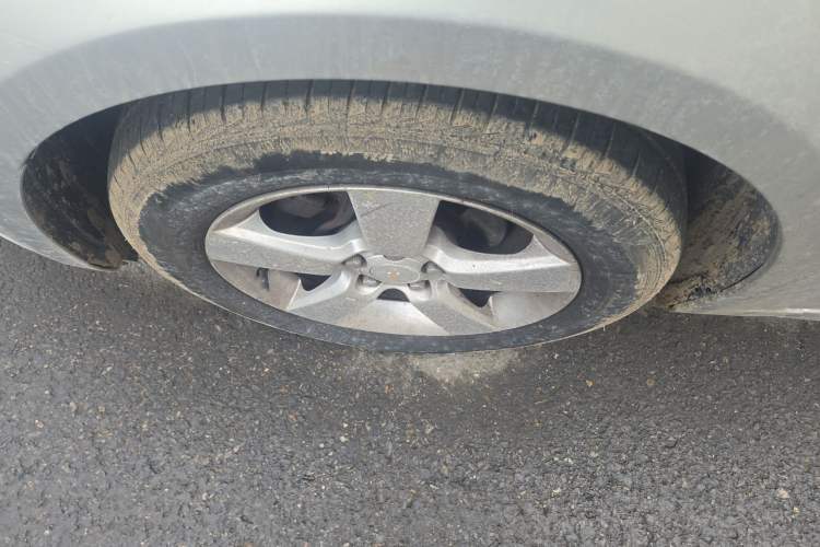 Used Chevrolet Cruze 2012 1.6L SL Grand Edition Manual Transmission Right Front Wheel Hub