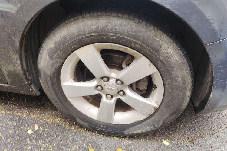 Used Chevrolet Cruze 2012 1.6L SE MT Right Front Wheel Hub