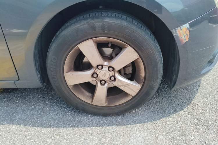Used Chevrolet Cruze 2012 1.8L SE AT Right Front Wheel Hub