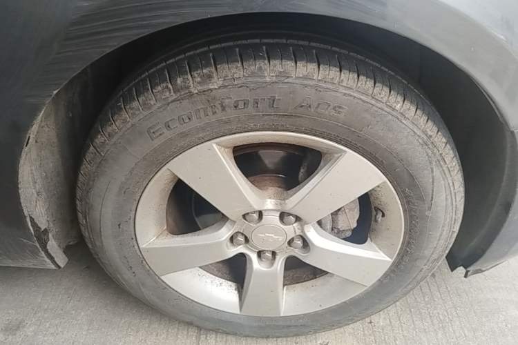 Used Chevrolet Cruze 2012 1.6L SE MT Right Front Wheel Hub