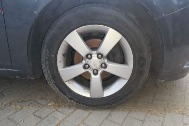 Used Chevrolet Cruze 2012 1.6L SE MT Right Front Wheel Hub