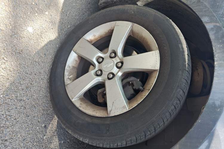 Used Chevrolet Cruze 2012 1.6L SE MT Right Front Wheel Hub
