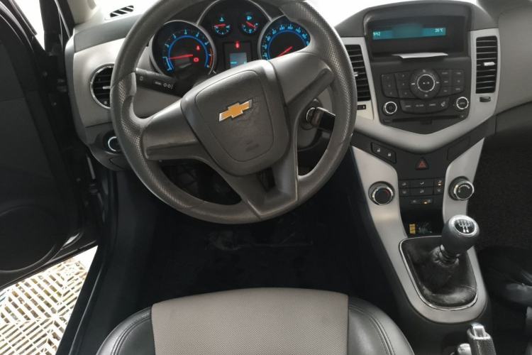Used Chevrolet Cruze 2012 1.6L SL MT Steering Wheel