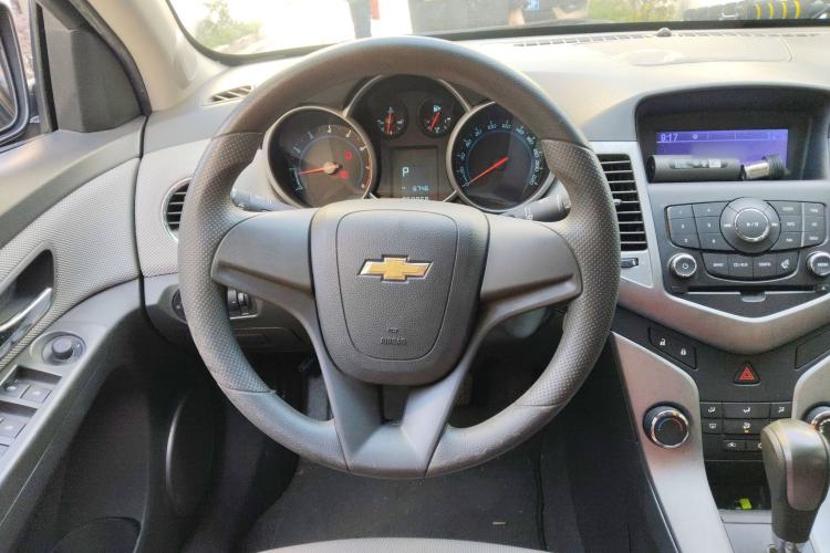 Used Chevrolet Cruze 2012 1.8L SE AT Steering Wheel