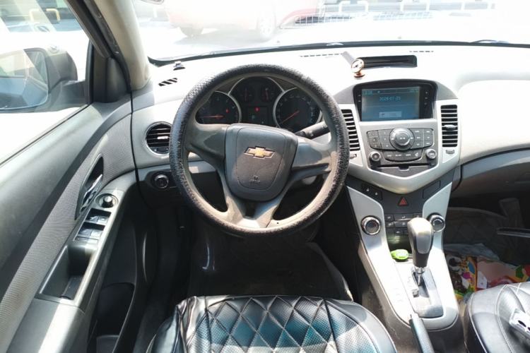 Used Chevrolet Cruze 2012 1.8L SE AT Steering Wheel