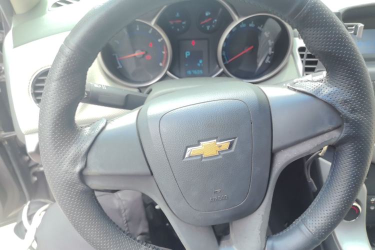 Used Chevrolet Cruze 2012 1.8L SE AT Steering Wheel