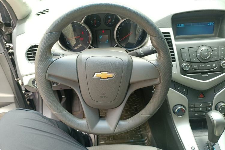 Used Chevrolet Cruze 2012 1.8L SE AT Steering Wheel