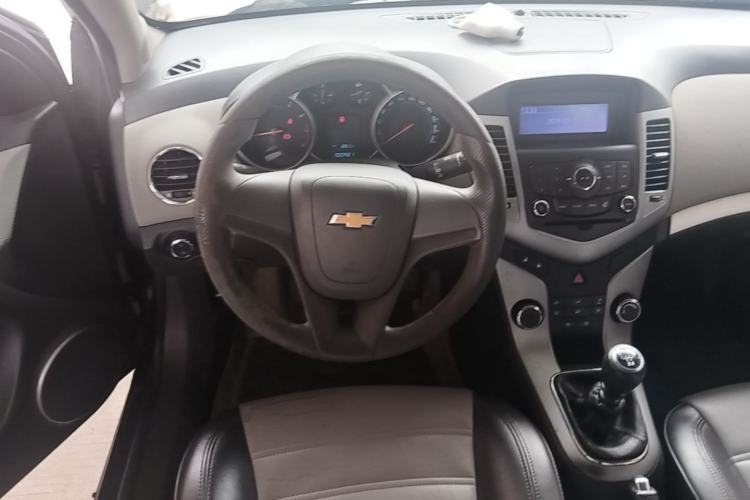 Used Chevrolet Cruze 2012 1.6L SE MT Steering Wheel