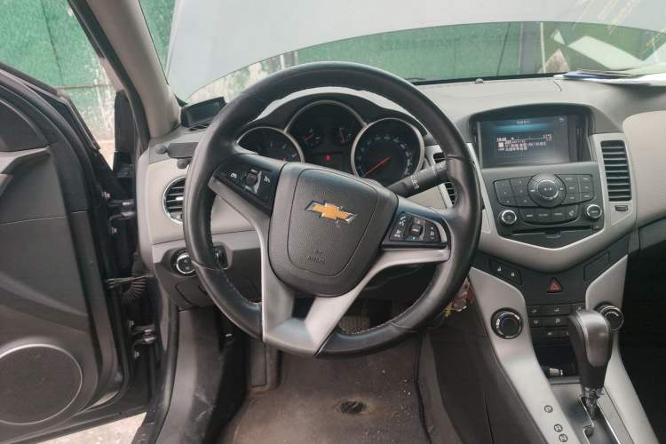 Used Chevrolet Cruze 2012 1.8L SE AT Steering Wheel