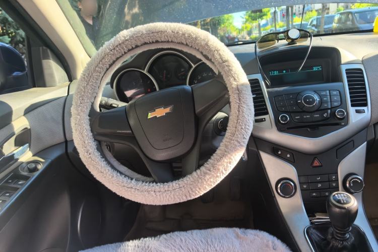 Used Chevrolet Cruze 2012 1.6L SL MT Steering Wheel