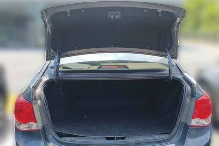Used Chevrolet Cruze 2012 1.8L SE AT Trunk