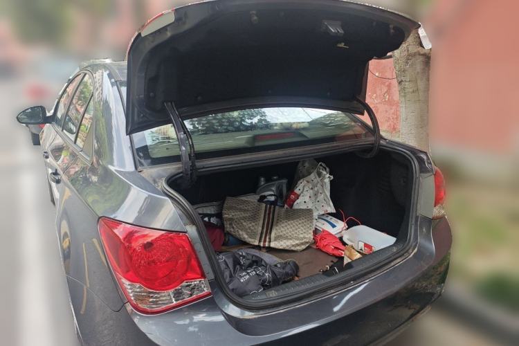 Used Chevrolet Cruze 2012 1.6L SE MT Trunk