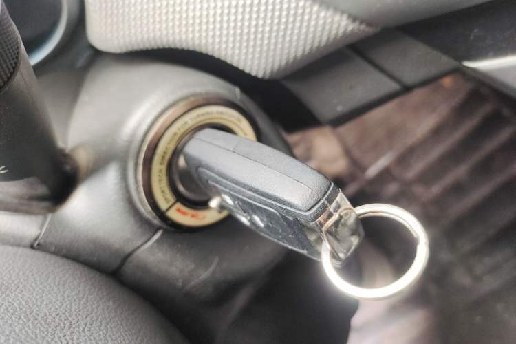 Used Chevrolet Cruze 2012 1.6L SE MT Vehicle Key