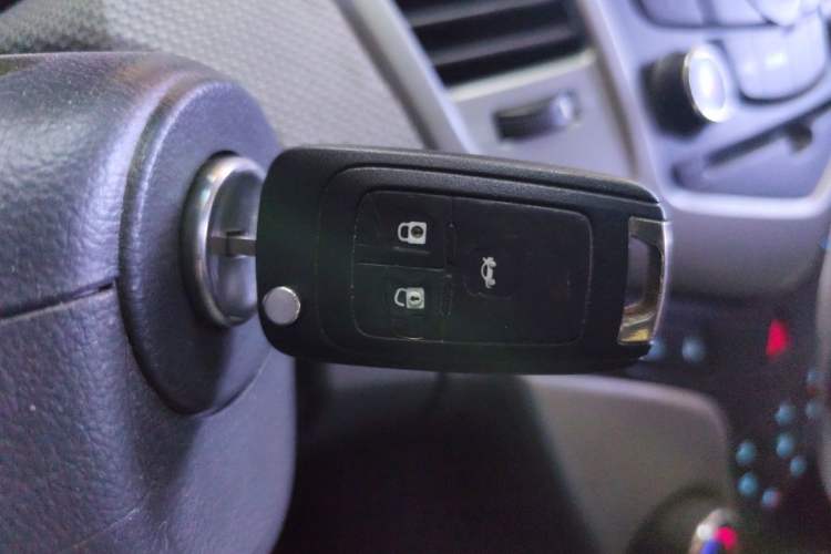 Used Chevrolet Cruze 2012 1.6L SE Automatic Vehicle Key