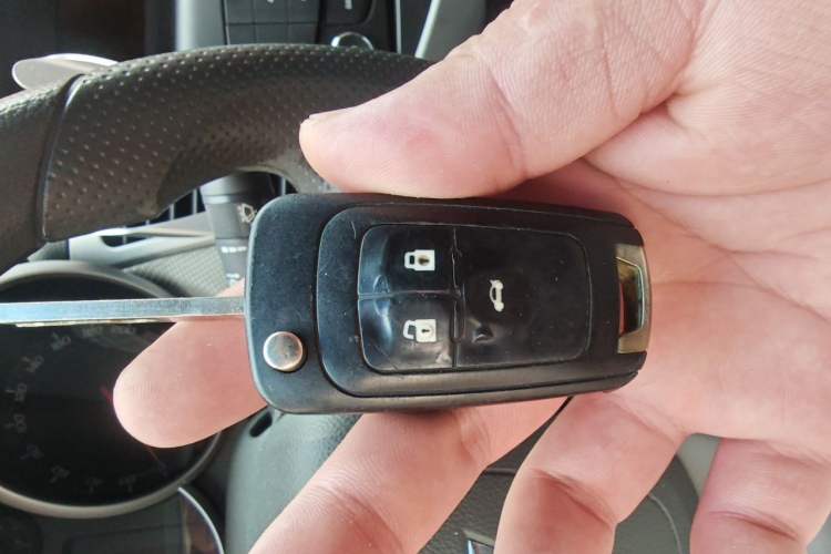Used Chevrolet Cruze 2012 1.6L SE MT Vehicle Key