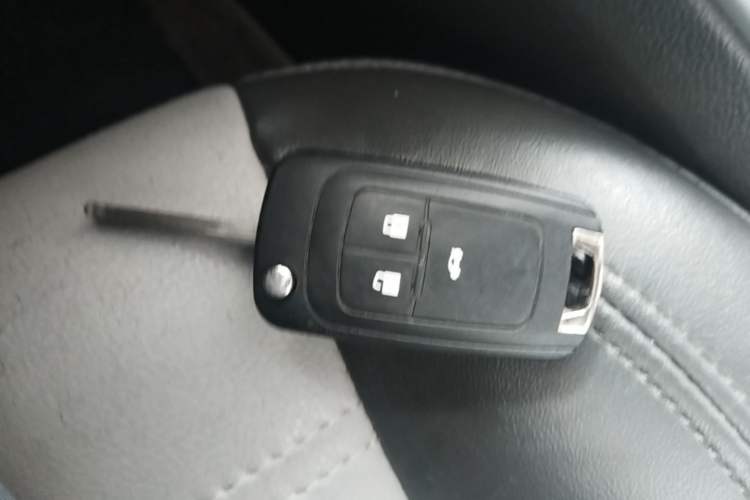 Used Chevrolet Cruze 2012 1.6L SE MT Vehicle Key