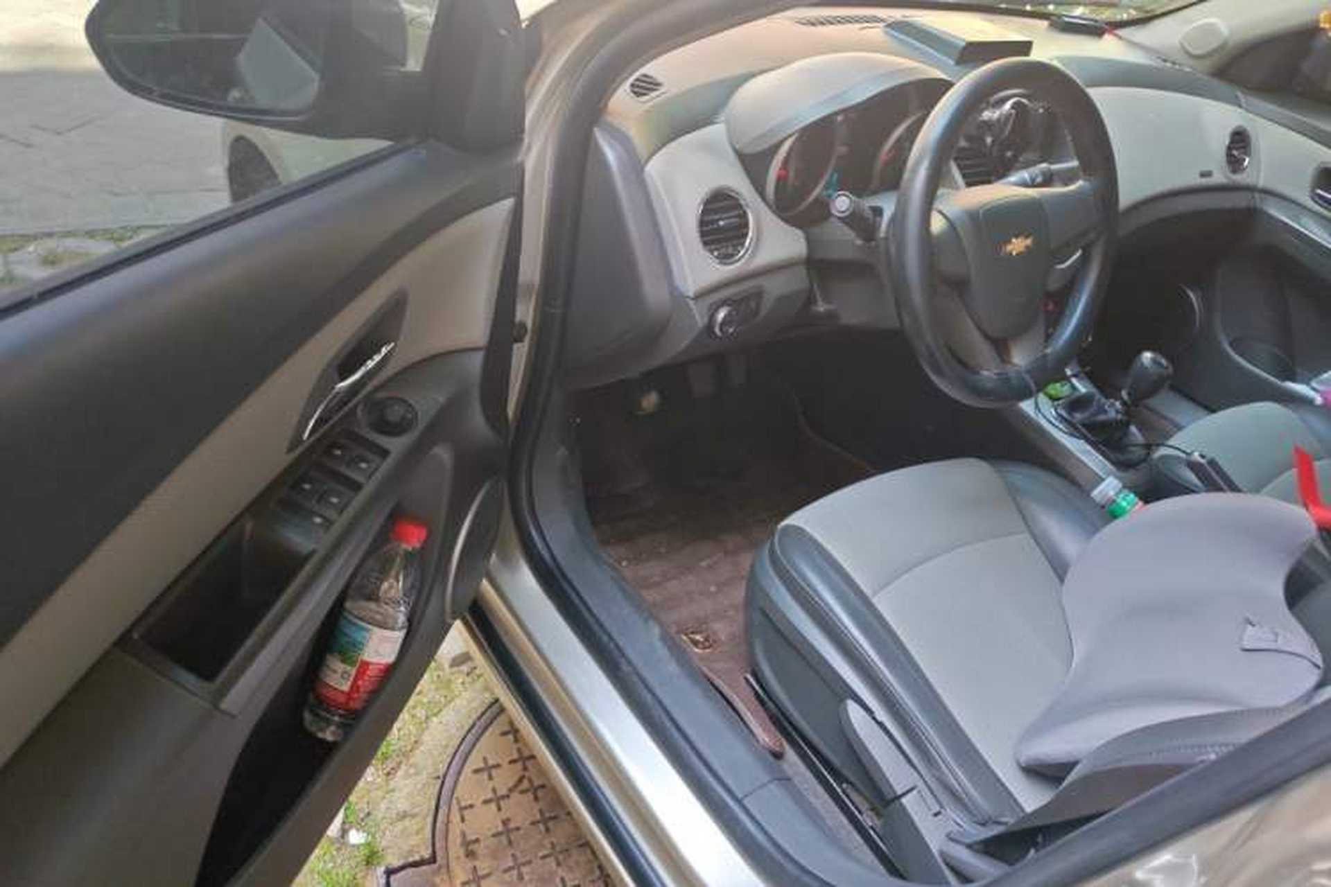 Used Chevrolet Cruze 2012 1.6L SE MT Driver Seat