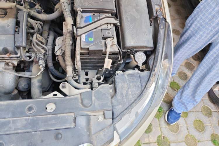 Used Chevrolet Cruze 2012 1.6L SE MT Engine Bay Left