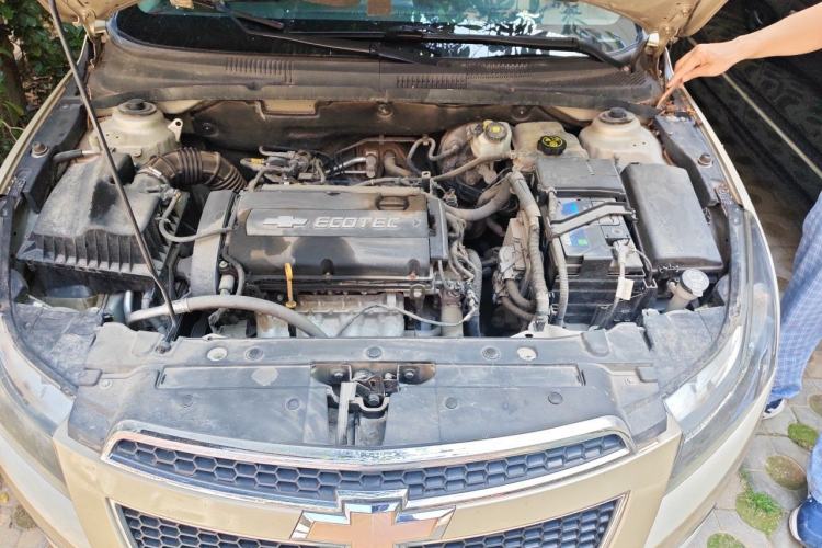 Used Chevrolet Cruze 2012 1.6L SE MT Engine Bay