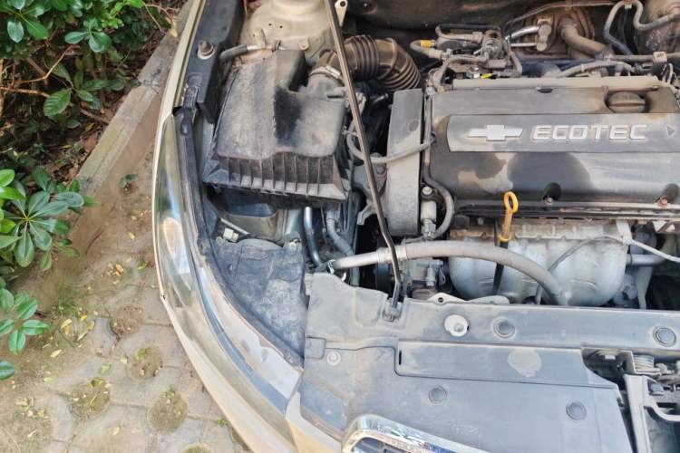 Used Chevrolet Cruze 2012 1.6L SE MT Engine Bay Right