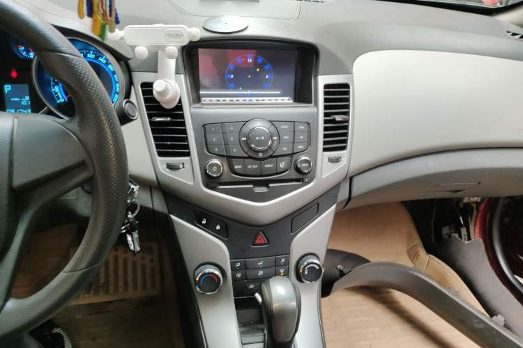 Used Chevrolet Cruze 2012 1.6L SL Grand Edition Automatic Audio And AC Panel