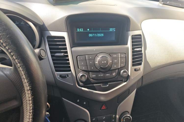 Used Chevrolet Cruze 2012 1.6L SE Automatic Audio And AC Panel