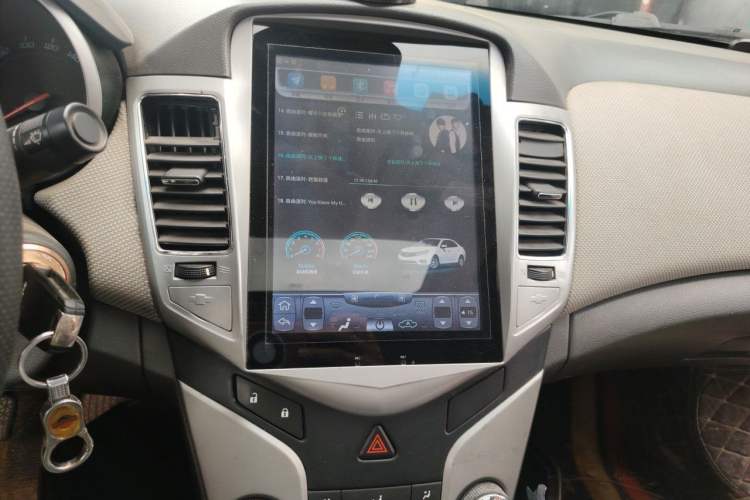 Used Chevrolet Cruze 2012 1.6L SE MT Audio And AC Panel