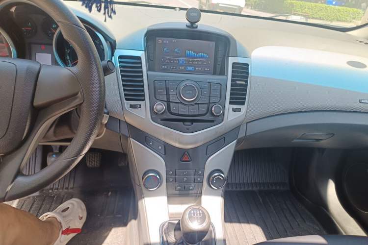 Used Chevrolet Cruze 2012 1.6L SE MT Audio And AC Panel