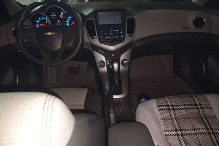Used Chevrolet Cruze 2012 1.8L SE AT Audio And AC Panel