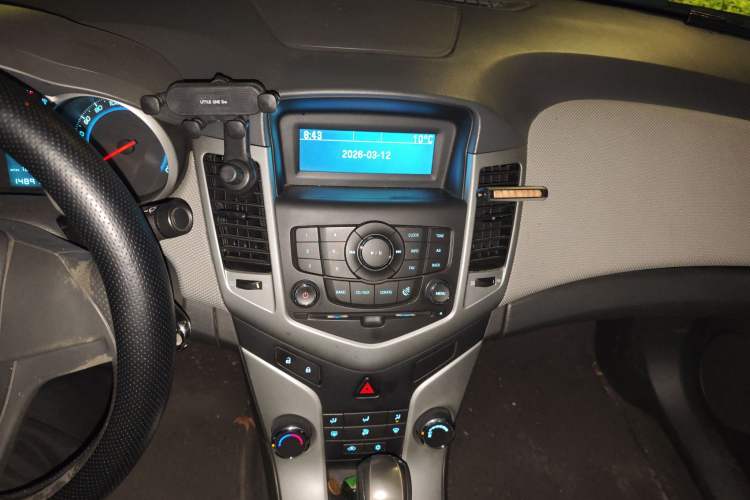 Used Chevrolet Cruze 2012 1.6L SL Grand Edition Automatic Audio And AC Panel