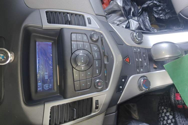 Used Chevrolet Cruze 2012 1.8L SE AT Audio And AC Panel