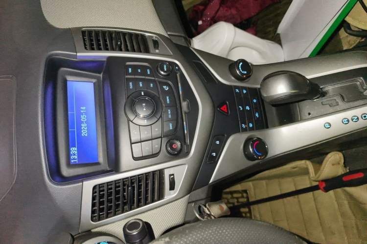 Used Chevrolet Cruze 2012 1.6L SE Automatic Audio And AC Panel