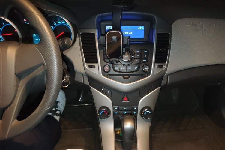 Used Chevrolet Cruze 2012 1.6L SE Automatic Audio And AC Panel