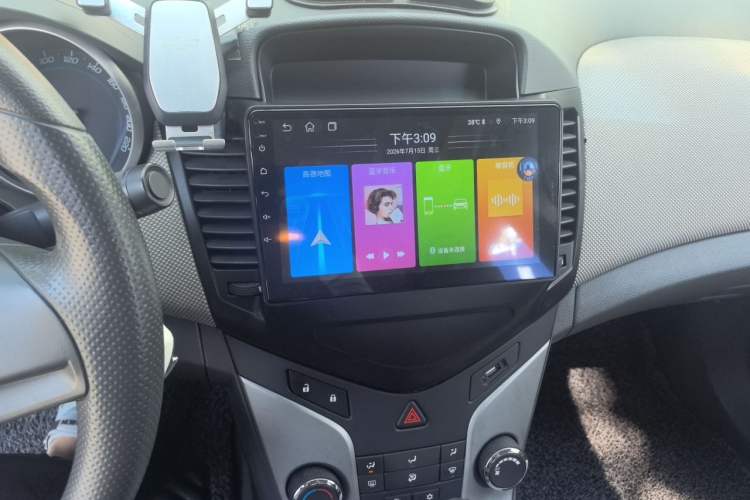 Used Chevrolet Cruze 2012 1.8L SE AT Audio And AC Panel