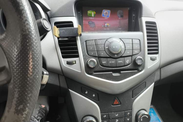 Used Chevrolet Cruze 2012 1.6L SL Grand Edition Automatic Audio And AC Panel