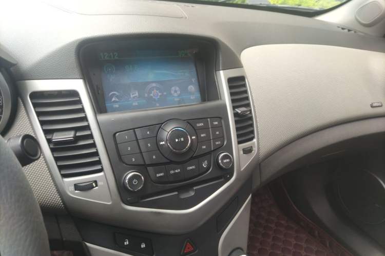 Used Chevrolet Cruze 2012 1.6L SE MT Audio And AC Panel