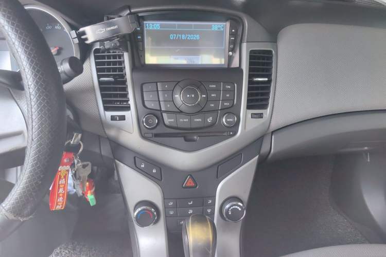 Used Chevrolet Cruze 2012 1.8L SE AT Audio And AC Panel