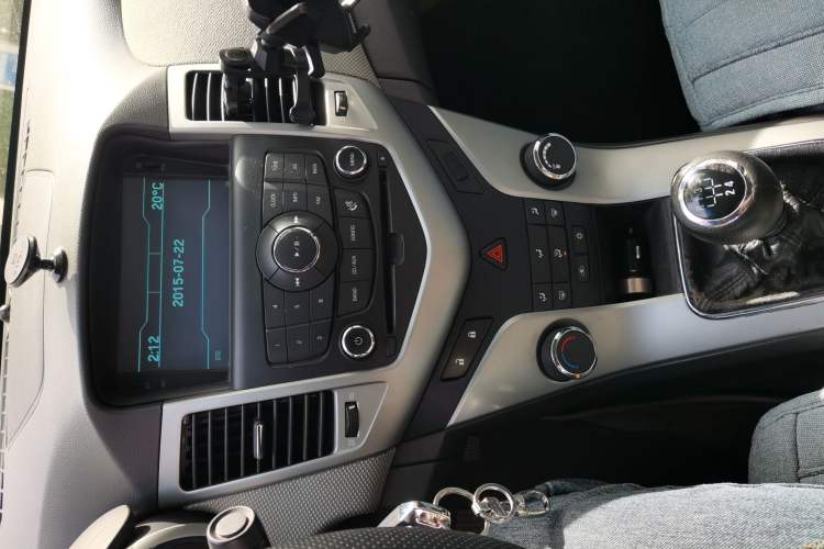 Used Chevrolet Cruze 2012 1.6L SE MT Audio And AC Panel