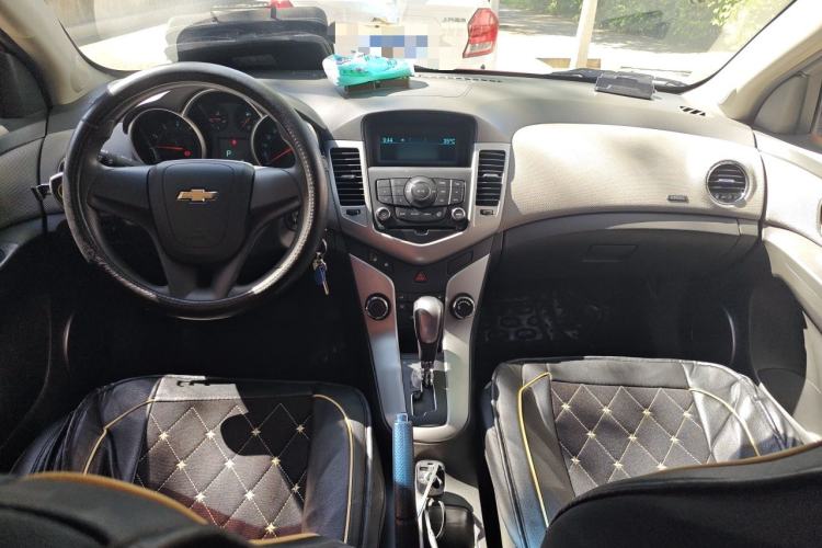 Used Chevrolet Cruze 2012 1.6L SE Automatic Center Console