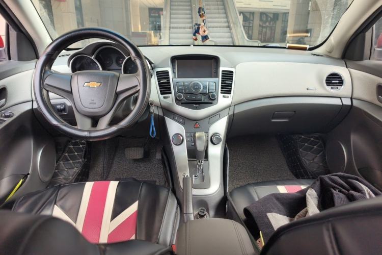 Used Chevrolet Cruze 2012 1.6L SE Automatic Center Console