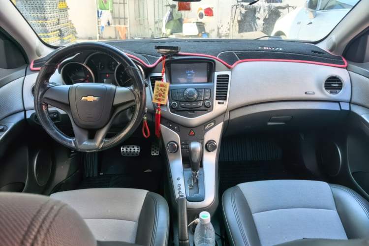 Used Chevrolet Cruze 2012 1.6L SE Automatic Center Console