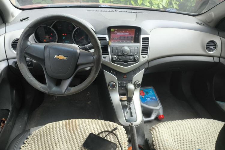 Used Chevrolet Cruze 2012 1.6L SL Grand Edition Automatic Center Console