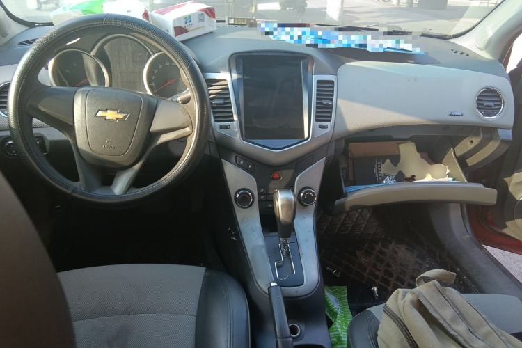 Used Chevrolet Cruze 2012 1.6L SE Automatic Center Console