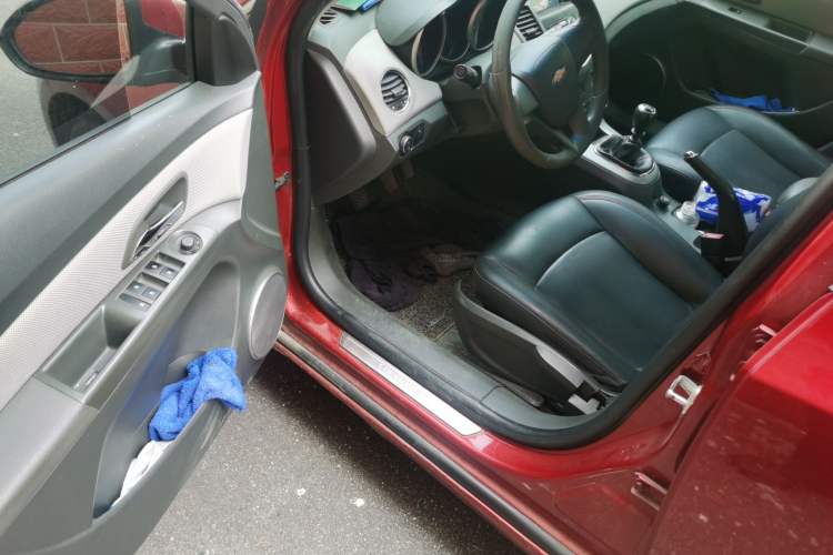 Used Chevrolet Cruze 2012 1.6L SE MT Driver Seat