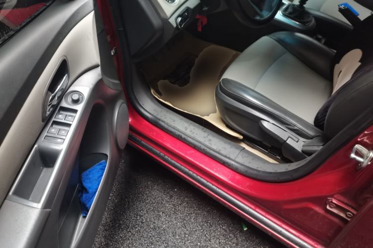 Used Chevrolet Cruze 2012 1.6L SL MT Driver Seat
